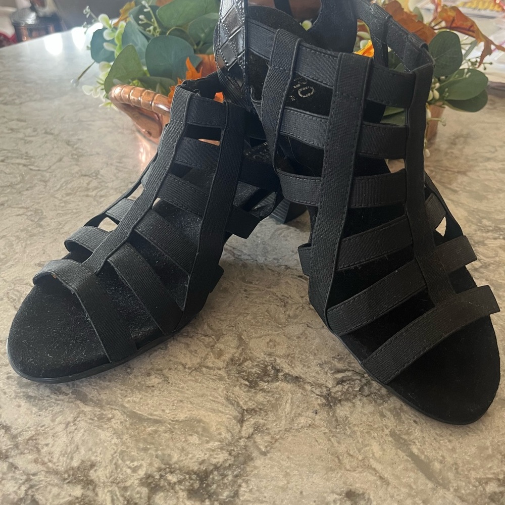 Chic Black Gladiator Women's Sandals